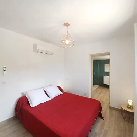 Candella 3 Apartment