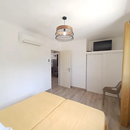 Lägenhet Candella 3 *